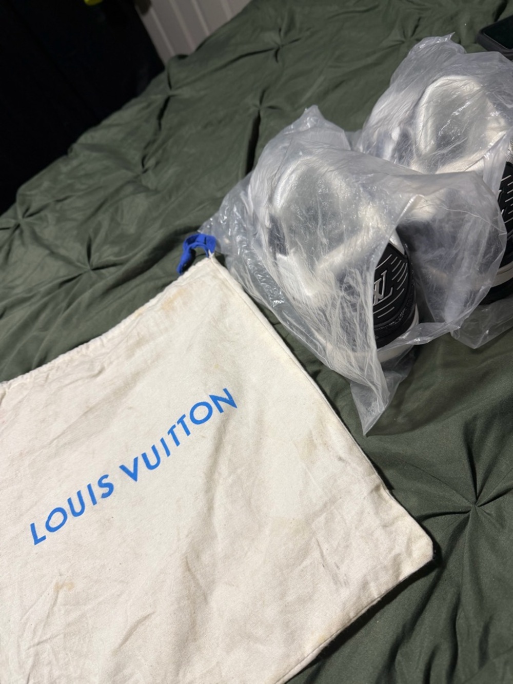 Louis Vuitton White & Black Monogram High-Top Sneaker - Picture 6 of 6